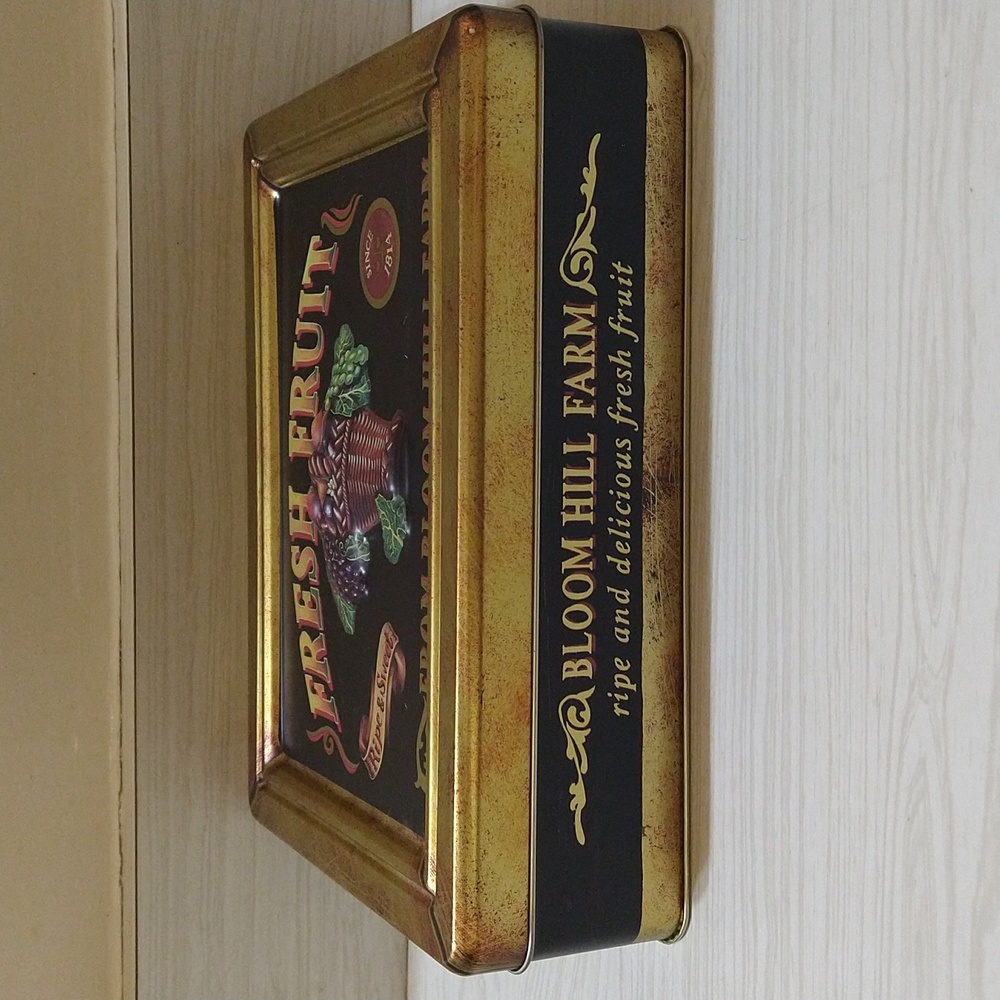 Vintage Collectible Bloom Hill Farm Fruit Empty Tin Rustic 3D Lid 9.75 x 7" - Picture 2 of 5